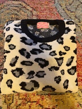 Leopard Pattern Crewneck Sweater - Black and Cream